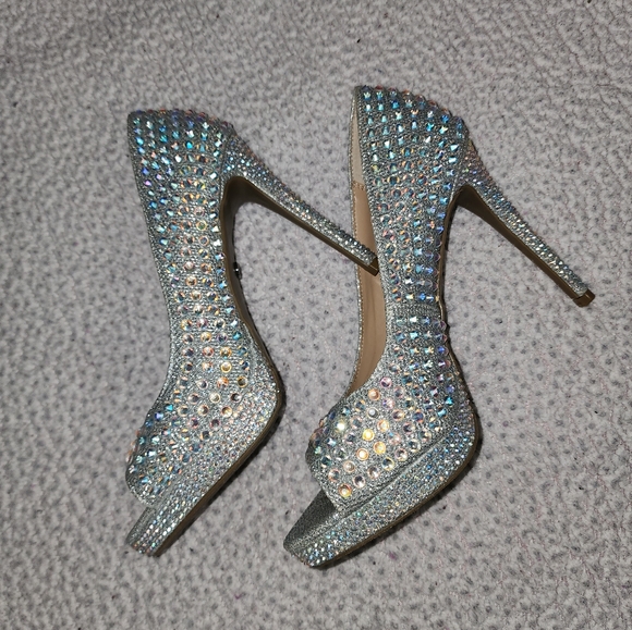 Brand New Thalia Sodi Stunning 😍 Silver Crystal Heels - Picture 5 of 16
